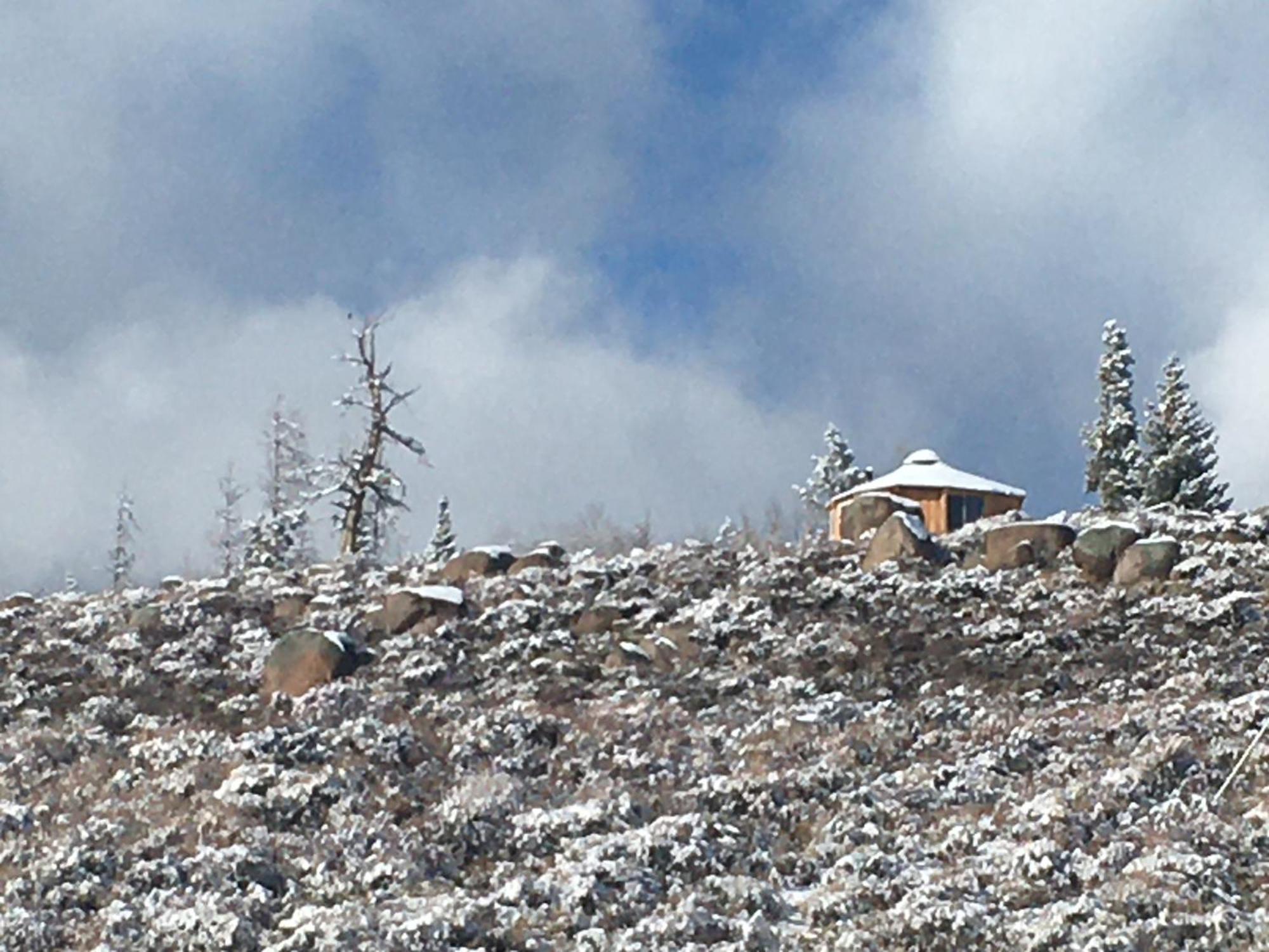 Red-Tail Roundhouse At 22 West Cabins And Recreation Hebron Exterior photo